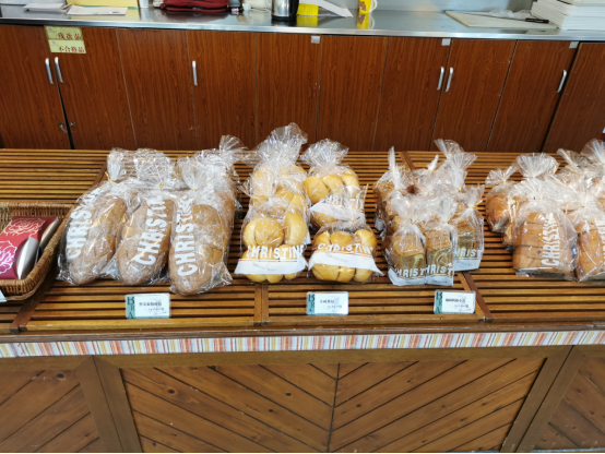 【实探】半年关VR彩票店近百家地铁门店全停业！运营近30年的上海老牌面包店怎么了？(图5)