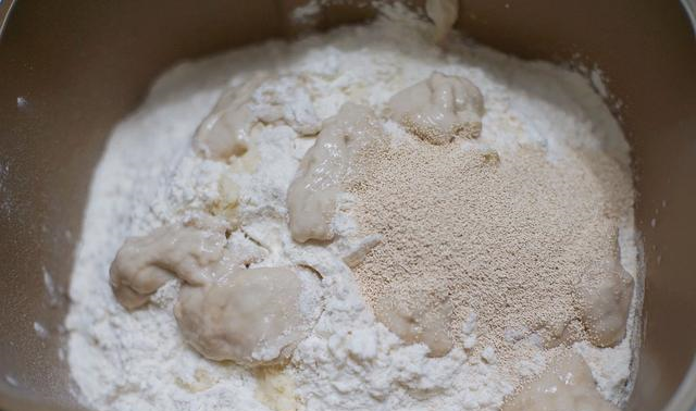 VR彩票面包这样做超级柔软奶香味十足撒一点它香甜咸口好吃极了(图5)