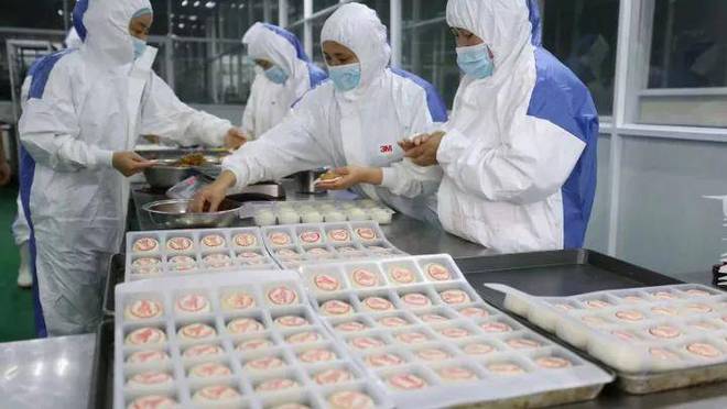 百瑞来龙虾酥糕点用品类创新打破“小龙虾周期”深受民众青睐VR彩票(图4)