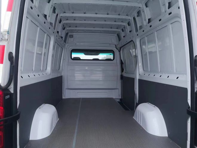 VR彩票北京哪里卖福田智蓝新能源封闭大面包车(图3)