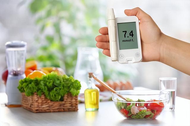 VR彩票上厕所时若出现这3种表现或许是血糖偏高提醒别不当回事