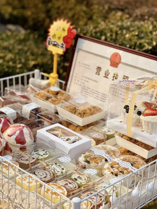 面包、甜点、手VR彩票工咖啡这届餐饮人爱摆地摊卖货？(图7)