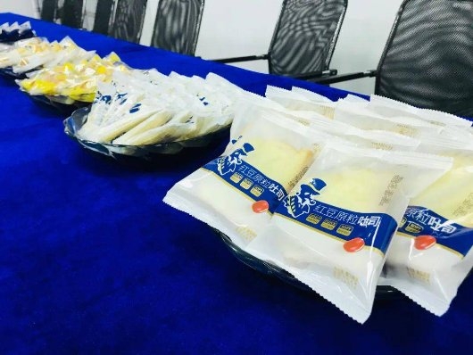 VR彩票豪士面包成芒果TV《乘风2023》指定品牌共同演绎向上的力量(图3)