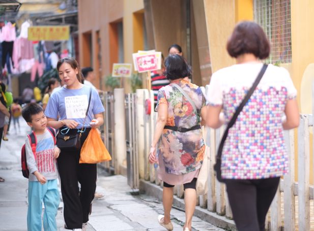 VR彩票“1块钱面包能吃饱偏要吃16块钱鸡翅”母亲的吐槽叫人不解(图7)