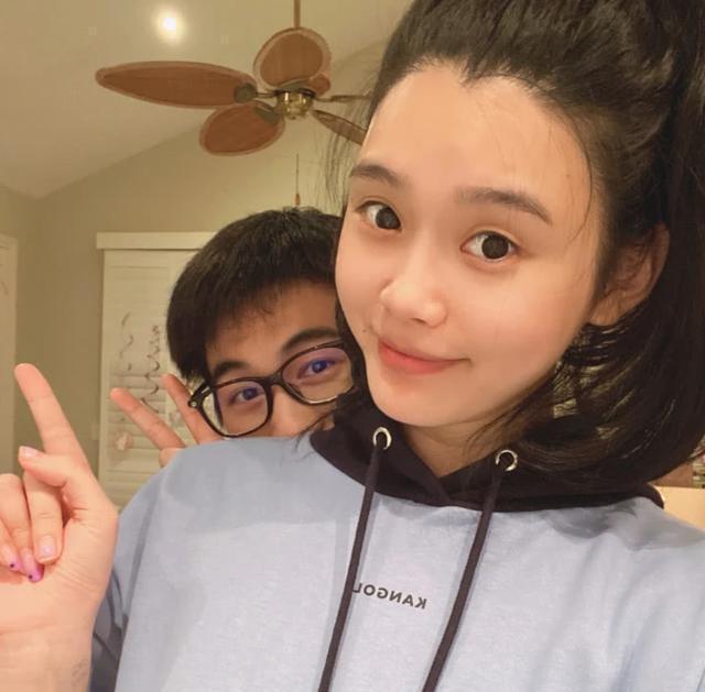 VR彩票同样是嫁入豪门奚梦瑶在晒幸福而郭碧婷却好像怨妇(图3)