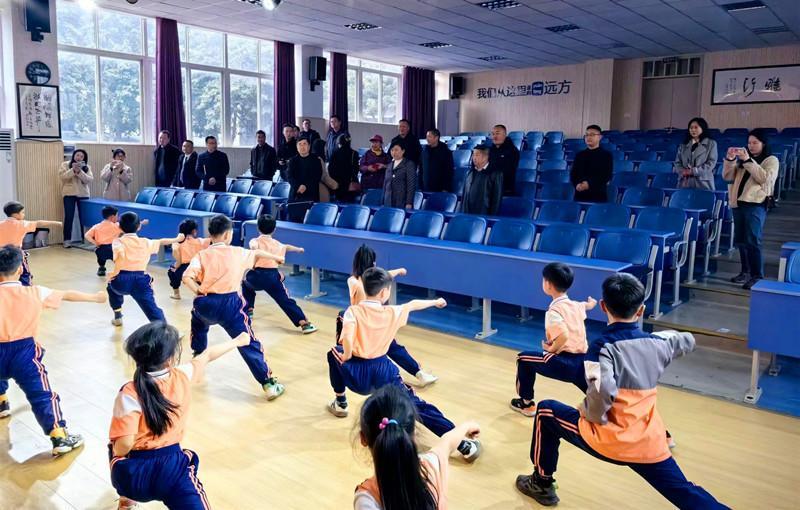 VR彩票全面提升学生健康素养 四川中江县积极推进“医校共建”工作(图1)